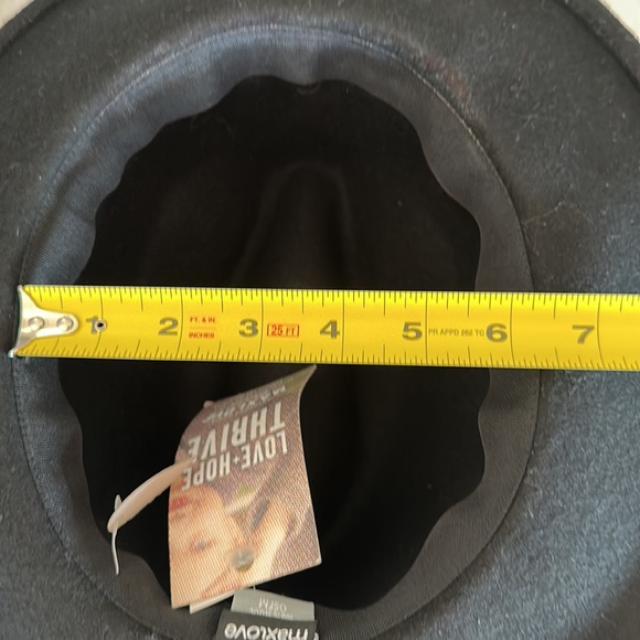 Max Love Wool Hat NWT - Picture 9 of 12